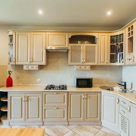 Atlant Luxury Big Family Apart On Golovna З Двома Окремими Спальнями Навпроти Тц Депот Безконтактне Заселення Tjernivtsi Eksteriør billede