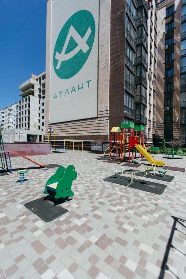 Atlant Luxury Big Family Apart On Golovna З Двома Окремими Спальнями Навпроти Тц Депот Безконтактне Заселення Tjernivtsi Eksteriør billede
