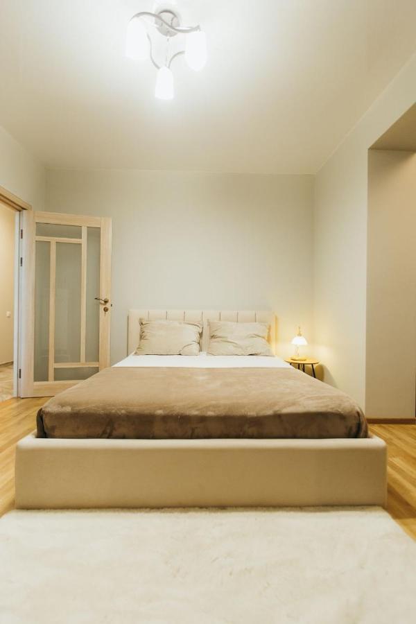 Atlant Luxury Big Family Apart On Golovna З Двома Окремими Спальнями Навпроти Тц Депот Безконтактне Заселення Tjernivtsi Eksteriør billede